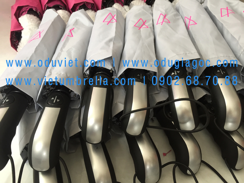 xưởng sản xuất ô dù cầm tay in logo quảng cáo